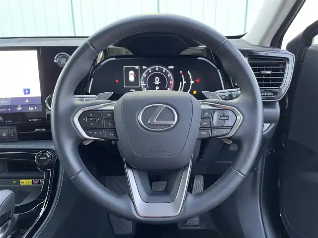 レクサス ＮＸ 250 山梨県 2023(令5)年 1.3万km ソニッククロム 黒革シート/純正9.8インチディスプレイオーディオ/Bluetooth接続/フルセグTV/全方位カメラ/ETC2.0/ドライブレコーダー/ブラインドスポットモニター/電動リアゲート/レーダークルーズコントロール/純正18インチアルミホイール/パドルシフト/ステアリングスイッチ/保証書
