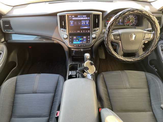 トヨタ クラウン ハイブリッド アスリートS 神奈川県 2013(平25)年 8.2万km 黒 純正HDDナビ/Bluetooth/CD/DVD/バックカメラ/追従式クルーズコントロール/前席パワーシート/前席シートヒーター/ステアリングヒーター/クリアランスソナー/ドアミラーヒーター/純正フロアマット/kranzeホイール/フォグランプ/電動格納ミラー/ドアバイザー/ETC/盗難防止装置/衝突被害軽減システム