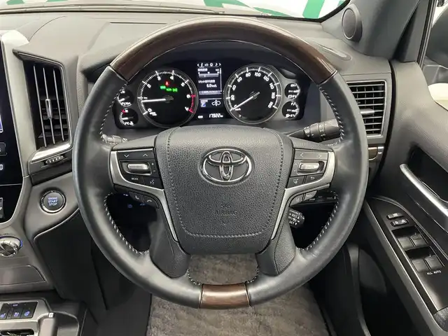 トヨタ ランドクルーザー ZX 鹿児島県 2021(令3)年 1.8万km アティチュードブラックマイカ モデリスタエアロ/純正T-Connect SDナビゲーション/フルセグTV/BT/CD/DVD/MSV/AM/FM/マルチテレインモニター/プレミアムサウンドシステム/リヤシートエンターテイメントシステム/サンルーフ/プレミアムナッパ本革シート/シートベンチレーション&シートヒーター/シートメモリ/レーダークルーズコントロール/パワーバックドア/純正20インチアルミホイール/純正LEDヘッドライト/純正フロアマット/純正ドアバイザー