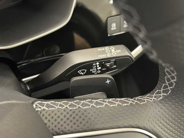 アウディ アウディ Ｑ３ SB 35TFSI Sライン 岐阜県 2024(令6)年 0.3万km 黒 純正ナビゲーション/アラウンドビューカメラ/ETC2.0/ハンズフリーパワーバックドア/ワイヤレス充電/前後ドライブレコーダー/クルーズコントロール/パドルシフト/革シート/シートヒーター/パワーシート/純正フロアマット/プッシュスタート/スマートキー/スペアキー/オートエアコン/LEDヘッドライト/オートライト/コーナーセンサー/純正アルミホイール