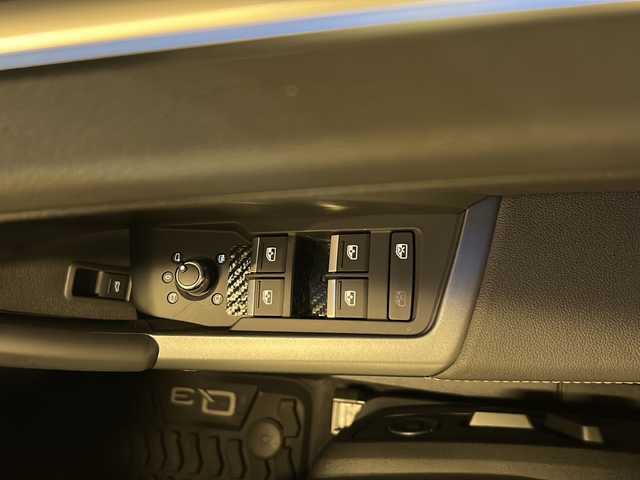 アウディ アウディ Ｑ３ SB 35TFSI Sライン 岐阜県 2024(令6)年 0.3万km 黒 純正ナビゲーション/アラウンドビューカメラ/ETC2.0/ハンズフリーパワーバックドア/ワイヤレス充電/前後ドライブレコーダー/クルーズコントロール/パドルシフト/革シート/シートヒーター/パワーシート/純正フロアマット/プッシュスタート/スマートキー/スペアキー/オートエアコン/LEDヘッドライト/オートライト/コーナーセンサー/純正アルミホイール