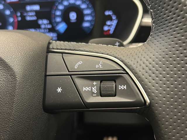 アウディ アウディ Ｑ３ SB 35TFSI Sライン 岐阜県 2024(令6)年 0.3万km 黒 純正ナビゲーション/アラウンドビューカメラ/ETC2.0/ハンズフリーパワーバックドア/ワイヤレス充電/前後ドライブレコーダー/クルーズコントロール/パドルシフト/革シート/シートヒーター/パワーシート/純正フロアマット/プッシュスタート/スマートキー/スペアキー/オートエアコン/LEDヘッドライト/オートライト/コーナーセンサー/純正アルミホイール