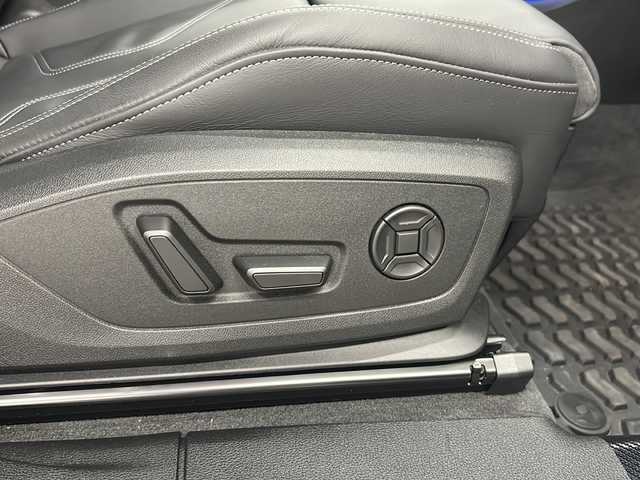 アウディ アウディ Ｑ３ SB 35TFSI Sライン 岐阜県 2024(令6)年 0.3万km 黒 純正ナビゲーション/アラウンドビューカメラ/ETC2.0/ハンズフリーパワーバックドア/ワイヤレス充電/前後ドライブレコーダー/クルーズコントロール/パドルシフト/革シート/シートヒーター/パワーシート/純正フロアマット/プッシュスタート/スマートキー/スペアキー/オートエアコン/LEDヘッドライト/オートライト/コーナーセンサー/純正アルミホイール