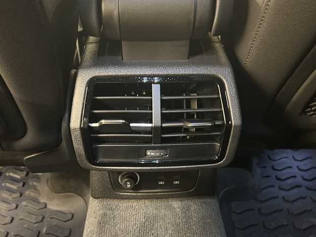 アウディ アウディ Ｑ３ SB 35TFSI Sライン 岐阜県 2024(令6)年 0.3万km 黒 純正ナビゲーション/アラウンドビューカメラ/ETC2.0/ハンズフリーパワーバックドア/ワイヤレス充電/前後ドライブレコーダー/クルーズコントロール/パドルシフト/革シート/シートヒーター/パワーシート/純正フロアマット/プッシュスタート/スマートキー/スペアキー/オートエアコン/LEDヘッドライト/オートライト/コーナーセンサー/純正アルミホイール