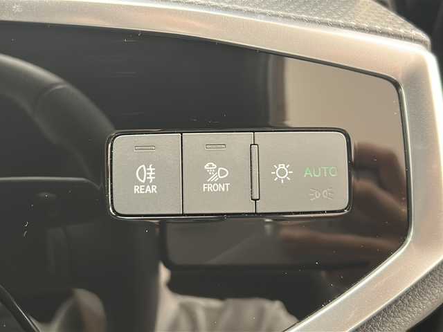 アウディ アウディ Ｑ３ SB 35TFSI Sライン 岐阜県 2024(令6)年 0.3万km 黒 純正ナビゲーション/アラウンドビューカメラ/ETC2.0/ハンズフリーパワーバックドア/ワイヤレス充電/前後ドライブレコーダー/クルーズコントロール/パドルシフト/革シート/シートヒーター/パワーシート/純正フロアマット/プッシュスタート/スマートキー/スペアキー/オートエアコン/LEDヘッドライト/オートライト/コーナーセンサー/純正アルミホイール