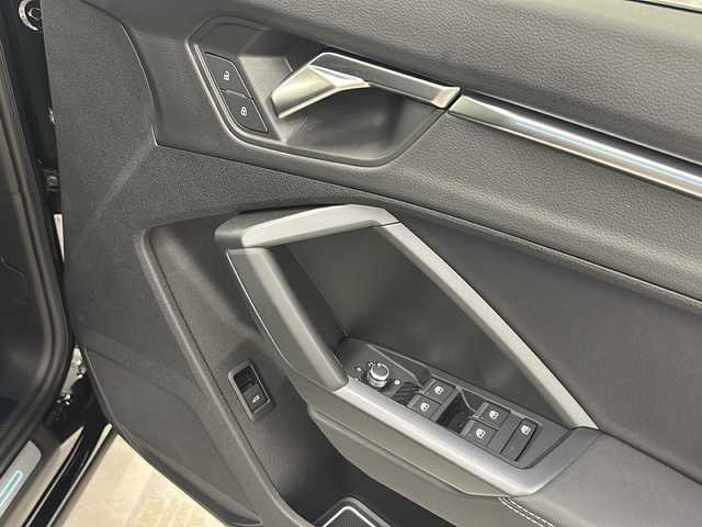 アウディ アウディ Ｑ３ SB 35TFSI Sライン 岐阜県 2024(令6)年 0.3万km 黒 純正ナビゲーション/アラウンドビューカメラ/ETC2.0/ハンズフリーパワーバックドア/ワイヤレス充電/前後ドライブレコーダー/クルーズコントロール/パドルシフト/革シート/シートヒーター/パワーシート/純正フロアマット/プッシュスタート/スマートキー/スペアキー/オートエアコン/LEDヘッドライト/オートライト/コーナーセンサー/純正アルミホイール