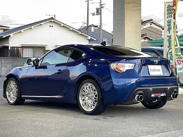 トヨタ ８６ GT 愛媛県 2014(平26)年 11.2万km ギャラクシーブルーシリカ HKSマフラー/WORK-Seekerホイール/RS-R車高調(純正サスペンション積込)/Stradaナビ(フルセグTV/CD/DVD/AM・FM/BT)/ETC/前後ドラレコ/パドルシフト/純正フロアマット