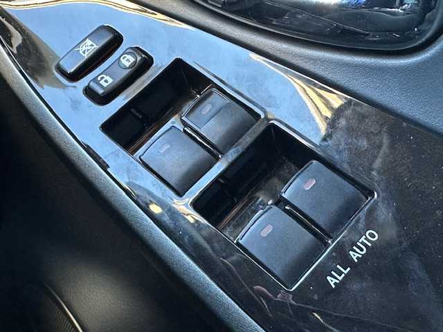 トヨタ ヴァンガード 240S Sパック アルカンターラ 茨城県 2012(平24)年 10.7万km グレイッシュブルーマイカメタリック 純正SDナビ/フルセグTV/Bluetooth/AM／FM/バックカメラ/ETC/クルーズコントロール/ダウンアシストコントロール/パドルシフト/シガーソケット/電格ミラー/オートライト/フォグランプ/カーテンエアバック/純正フロアマット/純正18インチアルミ付夏タイヤ/エンジンスタートボタン/スマートキー/ドアバイザー