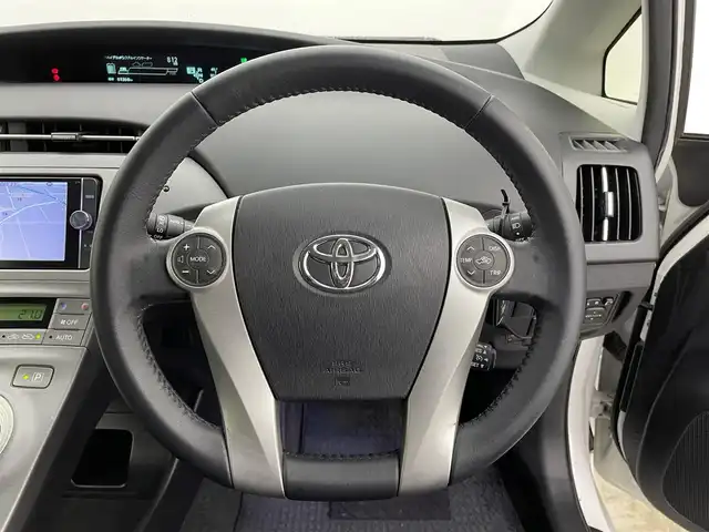 トヨタ プリウス G 宮城県 2014(平26)年 8.2万km ホワイトパールクリスタルシャイン 純正ナビ/バックモニター/ＥＴＣ/クルーズコントロール/ハーフレザーシート/LEDヘッドランプ/フォグランプ/フルセグTV/Bluetoothオーディオ/パワーシート/ドライブレコーダー/禁煙車