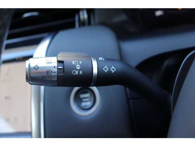 ランドローバー ランドローバー ディスカバリースポーツ　SE 大分県 2021(令3)年 2.6万km フジホワイト エマージェンシーブレーキ/アダプティブクルーズコントロール/ブラインドスポットモニター/レーンキープアシスト/純正ナビ/CarPlay/Bluetooth/ワイヤレス充電/360°カメラ/黒革/シートヒーター/パワーシート/LEDヘッドライト/オートハイビーム/純正20インチAW/ETC/ドライブレコーダー（前後）