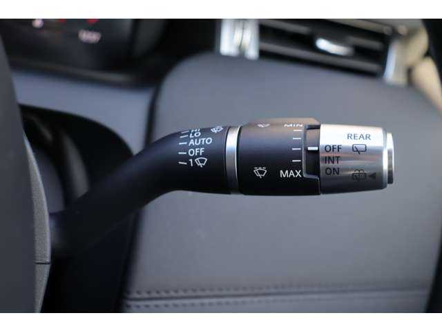 ランドローバー ランドローバー ディスカバリースポーツ　SE 大分県 2021(令3)年 2.6万km フジホワイト エマージェンシーブレーキ/アダプティブクルーズコントロール/ブラインドスポットモニター/レーンキープアシスト/純正ナビ/CarPlay/Bluetooth/ワイヤレス充電/360°カメラ/黒革/シートヒーター/パワーシート/LEDヘッドライト/オートハイビーム/純正20インチAW/ETC/ドライブレコーダー（前後）