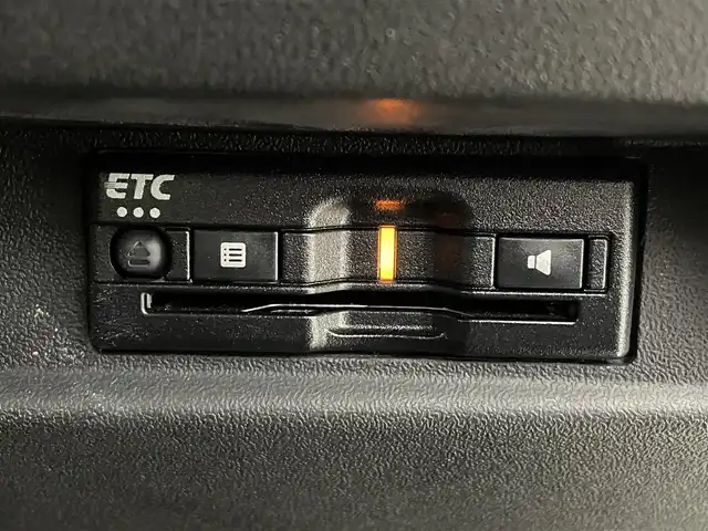 スズキ ジムニー XC 福島県 2022(令4)年 2.9万km ミディアムグレー スズキセーフティサポート/・誤発進抑制機能（前方・後方）/・後退時ブレーキサポート/・車線逸脱抑制機能/・ふらつき警報機能/・標識認識機能/・先行車発進お知らせ機能/・ハイビームアシスト/ダウンヒルアシスト/パートタイム４WD/純正8インチナビ/・型番：CN-RZ876/・フルセグ/CD/DVD/SD/USB/BT/FM/AM/・バックカメラ/・ETC/前後ドライブレコーダー/革巻きステアリング/・ステアリングスイッチ/前席シートヒーター/ＬＥＤヘッドライト/・フォグランプ/・オートライト/プッシュスタート/・スマートキー/電動格納ミラー/・ウィンカーミラー/・ミラーヒーター/純正フロアマット/純正ドアバイザー/純正16インチＡＷ