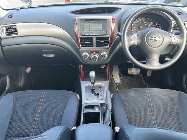 スバル フォレスター 2．0XS 青森県 2008(平20)年 19.6万km ダークグレーメタリック 4WD/社外HDDナビ/前席パワーシート・ヒーター/クルーズコントロール/スマートキー/プッシュスタート/HIDライト/フォグランプ/ルーフレール/社外16インチアルミ