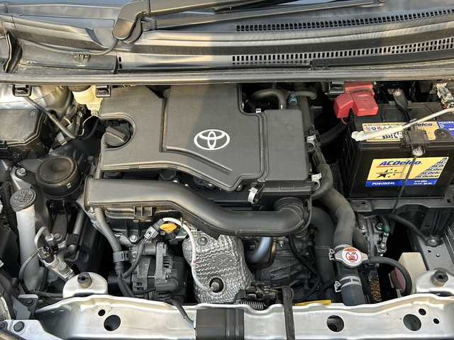 トヨタ ヴィッツ F LEDエディション 福島県 2017(平29)年 4万km シルバーM 純正ナビ　バックカメラ　フルセグＴＶ　ＡＭ／ＦＭ　前後ドラレコ　プッシュスタート　スマートキー　スペアキー　衝突軽減ブレーキ　オートライト　オートハイビーム　積み込み夏タイヤ　車線逸脱警報