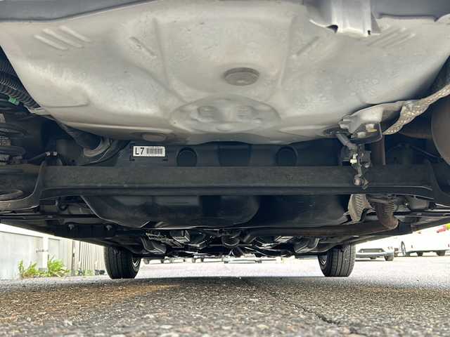 トヨタ ヴィッツ F LEDエディション 福島県 2017(平29)年 4万km シルバーM 純正ナビ　バックカメラ　フルセグＴＶ　ＡＭ／ＦＭ　前後ドラレコ　プッシュスタート　スマートキー　スペアキー　衝突軽減ブレーキ　オートライト　オートハイビーム　積み込み夏タイヤ　車線逸脱警報