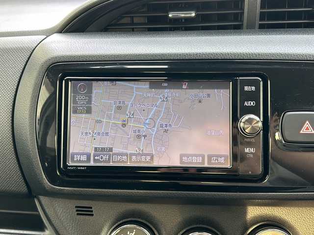 トヨタ ヴィッツ F LEDエディション 福島県 2017(平29)年 4万km シルバーM 純正ナビ　バックカメラ　フルセグＴＶ　ＡＭ／ＦＭ　前後ドラレコ　プッシュスタート　スマートキー　スペアキー　衝突軽減ブレーキ　オートライト　オートハイビーム　積み込み夏タイヤ　車線逸脱警報