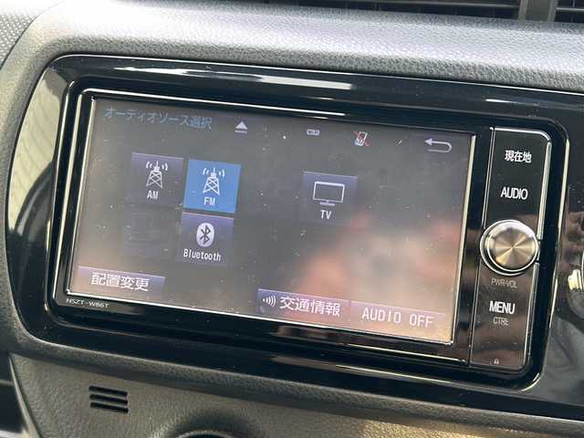 トヨタ ヴィッツ F LEDエディション 福島県 2017(平29)年 4万km シルバーM 純正ナビ　バックカメラ　フルセグＴＶ　ＡＭ／ＦＭ　前後ドラレコ　プッシュスタート　スマートキー　スペアキー　衝突軽減ブレーキ　オートライト　オートハイビーム　積み込み夏タイヤ　車線逸脱警報