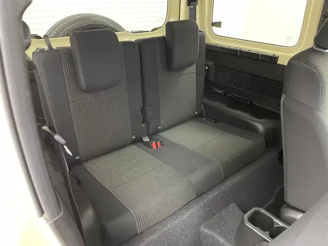 スズキ ジムニー XC 埼玉県 2023(令5)年 0.6万km シフォンアイボリーメタリックブラック2トーンルーフ 社外ディスプレイオーディオ　スズキセーフティサポート　シートヒーター　ＥＴＣ　クルーズコントロール　ＬＥＤヘッドライト　ドライブレコーダー　プッシュスタート　スマートキー　純正アルミホイール