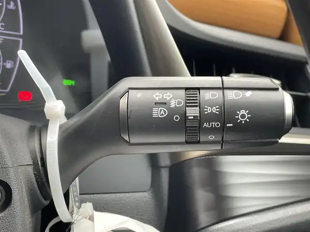 レクサス ＥＳ 300h バージョンL 千葉県 2020(令2)年 3.1万km グラファイトブラックガラスフレーク ムーンルーフ/ブラックレザーシート/純正12.3インチSDナビ/・CD/DVD/MSV/Bluetooth/フルセグTV/パノラミックビューカメラ/デジタルインナーミラー/レクサスセーフティシステム＋/・レーダークルーズコントロール/・プリクラッシュセーフティ/・レーンキープアシスト/・パーキングサポートブレーキ/・オートマチックハイビーム/・ブラインドスポットモニター/全席シートヒーター/前席シートベンチレーション/前席パワーシート/前後コーナーセンサー/パワートランクリッド/AC100V1500W電源/LEDヘッドランプ/オートライト/純正18インチアルミホイール/ウッドコンビステアリング/ヘッドアップディスプレイ/ステアリングヒーター/パドルシフト/左右独立オートエアコン/スマートエントリー/ビルトインETC2.0/社外ドライブレコーダー【HDR360GW】/サイド＆カーテンエアバッグ