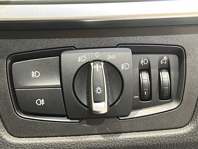 ＢＭＷ ３２０ｉ xDriveツーリングMスポーツEDシャドー 新潟県 2019(平31)年 3.6万km アルピンホワイトⅢ エディションシャドー特別装備/・ブラックキドニーグリル/・専用ダークカラーLEDヘッドライト/・専用ダークカラーLEDテールライト/・専用19インチMライトアロイホイール（オービットグレー）/・マルチディスプレイメーターパネル/・ブラックダコタレザーシート/・ステンレスペダル及びフットレスト/8.8インチHDDナビゲーションシステム/TV/FM/AM/Bluetooth/APPLECARPLAY/リアビューカメラ/ACC　ストップ＆ゴー/前車接近警告機能/アクティブクルーズコントロール/ダイナミックスタビリティコントロール/レーンディパーチャーウォーニング/パークディスタンスコントロール/コンフォートアクセス/アダプティブLEDヘッドライト/パワーバックドア/ETC2.0/シートヒーター/パワーシート（D/N席）