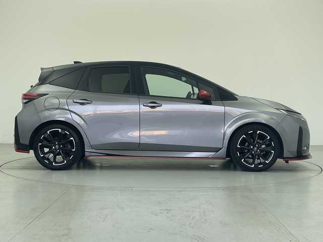 日産 オーラ ニスモ 愛知県 2022(令4)年 2.7万km ダークメタルグレー/スーパーブラック2トーン 純正ナビ/アラウンドビューモニター/フルセグTV/純正アルミホイール/ETC/スマートキー/プッシュスタート/LEdヘッドライト/ドライブレコーダー/エマージェンシーブレーキ/車線逸脱警告/踏み間違え防止アシスト/ふらつき警報/オートハイビーム/デジタルインナーミラー/ハーフレザーシート