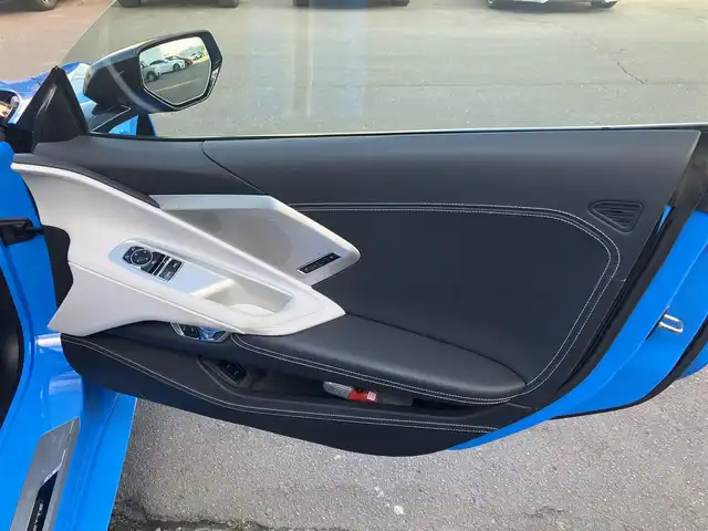 シボレー シボレー コルベット 3LT 道南・函館 2022(令4)年 1.7万km 青 /ディーラー車//ハーフレザーシート//Ｆリフター//ＢＯＳＥサウンド//シートヒーター・クーラー//Ｆ・Ｂカメラ//デジタルインナーミラー//純正Ｆ１９・Ｒ２０インチＡＷ//純正ナビ（ｃａｒｐｌａｙ・USB・AUX・タイプC）//ヘッドアップディスプレイ//ステアリングヒーター//スマートキー　エンジンスターター//スペアキー有//新車時保証書//取扱説明書
