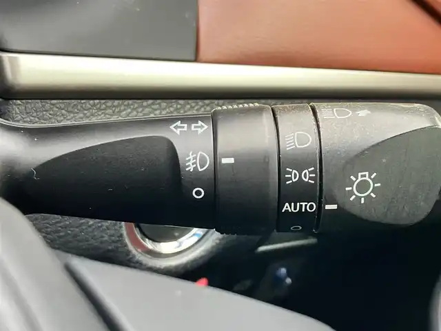 トヨタ ハリアー プログレス 静岡県 2017(平29)年 4.1万km スパークリングブラックパールクリスタルシャイン 純正メーカーオプション9インチナビ(CD/DVD/BT/フルセグ)/JBLサウンド/全方位カメラ/電動リアゲート/ドライブレコーダー/ETC/レーダークルーズコントロール/USB入力端子/エンジンスタートボタン/パワーウィンドウ/パワーステアリング/アイドリングストップ/スマートキー/オートエアコン/ハーフレザーシート/D席パワーシート/純正18インチアルミホイール/ABS/横滑り防止装置/コーナーセンサー前後/レーンキープアシスト/盗難防止装置/オートライト/オートマチックハイビーム/LEDヘッドライト/Wプラスサイドエアバック/カーテンエアバック/衝突軽減システム