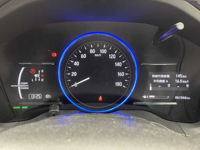 ホンダ ヴェゼル ハイブリッド Z ホンダセンシング 千葉県 2019(令1)年 6.1万km クリスタルブラックパール 純正ナビ/　CD/DVD/Bluetooth/フルセグTV/ホンダセンシング/レーダークルーズコントロール/レーンキープアシスト/衝突軽減ブレーキ/オートライト/ルーフレール/ビルトインETC/前方ドラレコ/前席シートヒーター/ハーフレザーシート/LEDライト/社外アルミホイール/パドルシフト/社外アルミホイール/バックカメラ/フロアマット