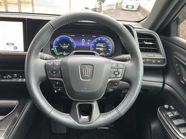 トヨタ クラウン スポーツ Z 埼玉県 2024(令6)年 0.8万km 茶 ワンオーナー/液晶メーター/メモリナビ/フルセグテレビ/全方位カメラ/ウィンカーミラー/ブラインドスポットモニター/プッシュスタート/クルーズコントロール(追随有)/パワーバックドア/ETC2.0/本革巻きステアリング/本革シート/盗難防止システム/ブレーキホールド/電動パーキング/アルミ21インチ