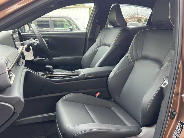 トヨタ クラウン スポーツ Z 埼玉県 2024(令6)年 0.8万km 茶 ワンオーナー/液晶メーター/メモリナビ/フルセグテレビ/全方位カメラ/ウィンカーミラー/ブラインドスポットモニター/プッシュスタート/クルーズコントロール(追随有)/パワーバックドア/ETC2.0/本革巻きステアリング/本革シート/盗難防止システム/ブレーキホールド/電動パーキング/アルミ21インチ