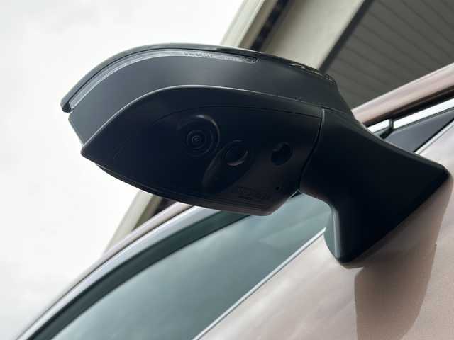 トヨタ クラウン スポーツ Z 埼玉県 2024(令6)年 0.8万km 茶 ワンオーナー/液晶メーター/メモリナビ/フルセグテレビ/全方位カメラ/ウィンカーミラー/ブラインドスポットモニター/プッシュスタート/クルーズコントロール(追随有)/パワーバックドア/ETC2.0/本革巻きステアリング/本革シート/盗難防止システム/ブレーキホールド/電動パーキング/アルミ21インチ