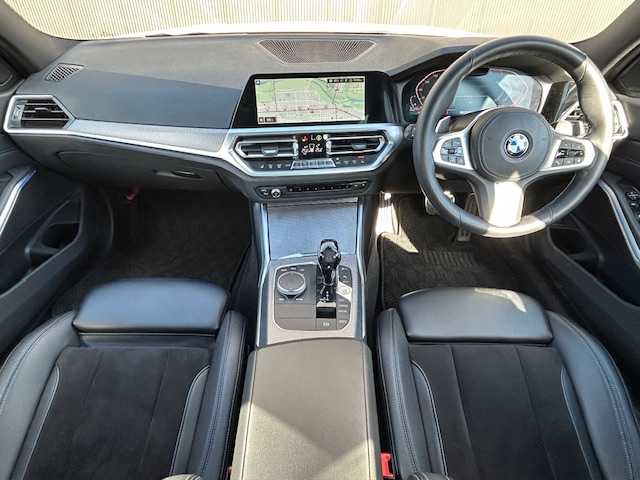 ＢＭＷ ３２０ｄ xDrive Mスポーツ 道東・釧路十勝 2019(令1)年 6万km アルピンホワイトⅢ ４WD/BMWライブ・コックピット：/　12.3インチ マルチ・ディスプレイ・メーター・パネル /　10.25インチ ワイド・コントロール・ディスプレイ/　HDDナビゲーション・システム/ BT/USB/type-c/リアビューカメラ/ミラーETC/ドライビング・アシスト・プロフェッショナル/レーンキーピングアシスト/アクティブクルーズコントロール/パークディスタンスコントロール/パーキングアシスト/ハーフレザーシート/フロントパワーシート/フロントシートヒーティング/パワーバックドア/ワイヤレス充電/純正18インチAW/純正フロアマット/取扱説明書/保証書