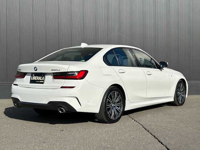 ＢＭＷ ３２０ｄ xDrive Mスポーツ 道東・釧路十勝 2019(令1)年 6万km アルピンホワイトⅢ ４WD/BMWライブ・コックピット：/　12.3インチ マルチ・ディスプレイ・メーター・パネル /　10.25インチ ワイド・コントロール・ディスプレイ/　HDDナビゲーション・システム/ BT/USB/type-c/リアビューカメラ/ミラーETC/ドライビング・アシスト・プロフェッショナル/レーンキーピングアシスト/アクティブクルーズコントロール/パークディスタンスコントロール/パーキングアシスト/ハーフレザーシート/フロントパワーシート/フロントシートヒーティング/パワーバックドア/ワイヤレス充電/純正18インチAW/純正フロアマット/取扱説明書/保証書