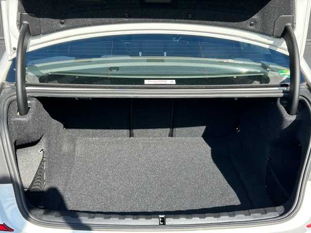 ＢＭＷ ３２０ｄ xDrive Mスポーツ 道東・釧路十勝 2019(令1)年 6万km アルピンホワイトⅢ ４WD/BMWライブ・コックピット：/　12.3インチ マルチ・ディスプレイ・メーター・パネル /　10.25インチ ワイド・コントロール・ディスプレイ/　HDDナビゲーション・システム/ BT/USB/type-c/リアビューカメラ/ミラーETC/ドライビング・アシスト・プロフェッショナル/レーンキーピングアシスト/アクティブクルーズコントロール/パークディスタンスコントロール/パーキングアシスト/ハーフレザーシート/フロントパワーシート/フロントシートヒーティング/パワーバックドア/ワイヤレス充電/純正18インチAW/純正フロアマット/取扱説明書/保証書