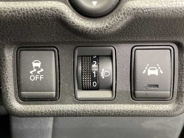 日産 ノート e－パワー X 栃木県 2016(平28)年 6.2万km 茶 純正ナビ/（CD/フルセグTV/Bluetooth/SD/USB)/全方位カメラ/前後コーナーセンサー/前後ドラレコ/禁煙車/衝突軽減ブレーキ/デジタルインナーミラー/オートライト/横滑り防止装置/スマートキー/プッシュスタート/ステアリングスイッチ/ウィンカーミラー/電動格納ミラー/純正フロアマット