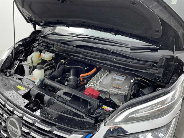 日産 セレナ e－パワー ハイウェイスター V 宮城県 2020(令2)年 2.4万km ダイヤモンドブラック 禁煙車/純正フリップダウンモニター/プロパイロット/インテリジェントパーキングアシスト/エマージェンシーブレーキ/アダプティブヘッドライト/車線逸脱警報/車線逸脱防止支援システム/後側方車両検知警報/速度標識表示/道路標識表示/10インチメーカーオプションナビ/（BT.SD.AM.FM.CD.DVD.USB）/アラウンドビューモニター/フルセグテレビ/純正ドライブレコーダー（FR）/ビルトインETC/両側パワースライドドア/ハンズフリーオートスライドドア/電動パーキングブレーキ/AUTOHOLD/革巻きステアリング/ステアリングスイッチ/プッシュスタート/スマートキー/3列シート/ロールサンシェード/シートバックテーブル/純正フロアマット/純正15インチアルミホイール/LEDヘッドライト/LEDフォグランプ/横滑り防止機能