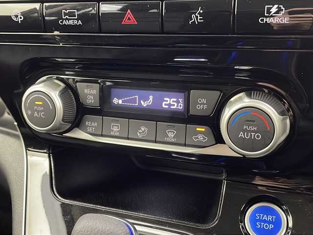 日産 セレナ e－パワー ハイウェイスター V 宮城県 2020(令2)年 2.4万km ダイヤモンドブラック 禁煙車/純正フリップダウンモニター/プロパイロット/インテリジェントパーキングアシスト/エマージェンシーブレーキ/アダプティブヘッドライト/車線逸脱警報/車線逸脱防止支援システム/後側方車両検知警報/速度標識表示/道路標識表示/10インチメーカーオプションナビ/（BT.SD.AM.FM.CD.DVD.USB）/アラウンドビューモニター/フルセグテレビ/純正ドライブレコーダー（FR）/ビルトインETC/両側パワースライドドア/ハンズフリーオートスライドドア/電動パーキングブレーキ/AUTOHOLD/革巻きステアリング/ステアリングスイッチ/プッシュスタート/スマートキー/3列シート/ロールサンシェード/シートバックテーブル/純正フロアマット/純正15インチアルミホイール/LEDヘッドライト/LEDフォグランプ/横滑り防止機能