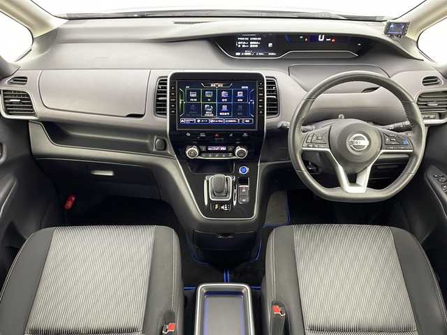 日産 セレナ e－パワー ハイウェイスター V 宮城県 2020(令2)年 2.4万km ダイヤモンドブラック 禁煙車/純正フリップダウンモニター/プロパイロット/インテリジェントパーキングアシスト/エマージェンシーブレーキ/アダプティブヘッドライト/車線逸脱警報/車線逸脱防止支援システム/後側方車両検知警報/速度標識表示/道路標識表示/10インチメーカーオプションナビ/（BT.SD.AM.FM.CD.DVD.USB）/アラウンドビューモニター/フルセグテレビ/純正ドライブレコーダー（FR）/ビルトインETC/両側パワースライドドア/ハンズフリーオートスライドドア/電動パーキングブレーキ/AUTOHOLD/革巻きステアリング/ステアリングスイッチ/プッシュスタート/スマートキー/3列シート/ロールサンシェード/シートバックテーブル/純正フロアマット/純正15インチアルミホイール/LEDヘッドライト/LEDフォグランプ/横滑り防止機能