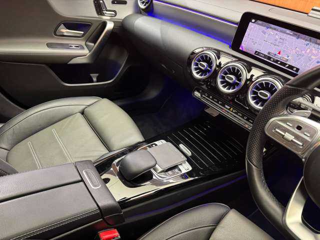 メルセデス・ベンツ Ａ２００ｄ AMGライン 千葉県 2019(令1)年 5.1万km イリジウムシルバー レザーエクスクルーシブＰＫＧ　/アドバンスドＰＫＧ　/パノラマＳＲ　/灰黒革シート　/ＨＵＤ　/Ｂｕｒｍｅｓｔｅｒサウンド　/ＡＣＣ　/ナビ　/ＴＶ　/３６０°Ｂｌｕｅｔｏｏｔｈ接続　/シートＨ　/ＲＳＰ　/ドラレコ　/ＥＴＣ