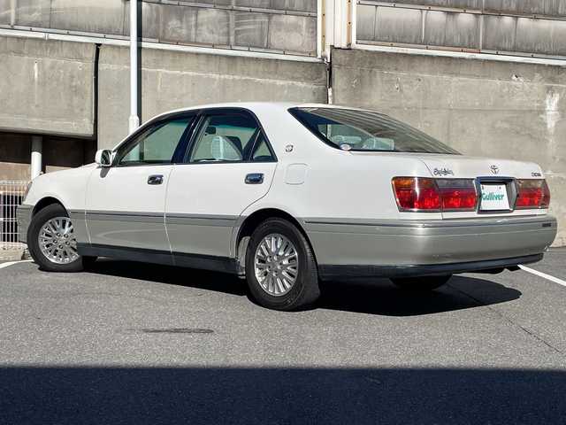 トヨタ クラウン ロイヤル ロイヤルエクストラ LTD 愛知県 2001(平13)年 8.8万km ホワイトパールクリスタルシャイン/シルバーマイカM ワンオーナー/禁煙車/純正CDデッキ/運転席パワーシート/クルーズコントロール/キーレス/オートライト/フォグライト/ハロゲンヘッドライト/純正フロアマット/純正ドアバイザー/電格ミラー/スペアタイヤ/取扱説明書/保証書/点検記録簿/その他H26.H28.H30.R2.R4.R6