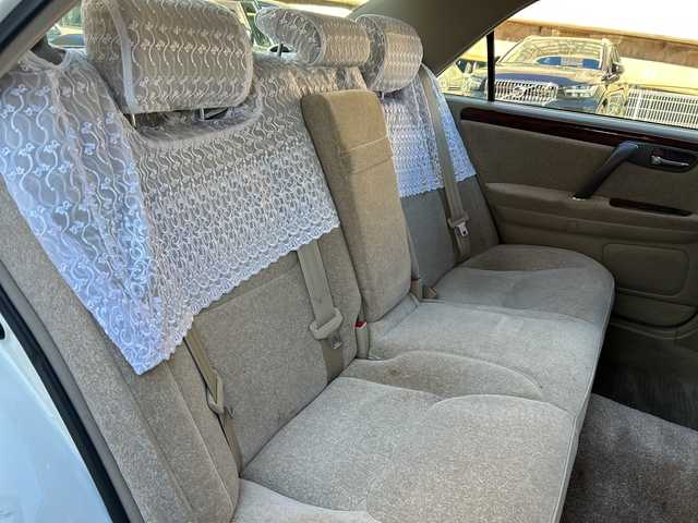 トヨタ クラウン ロイヤル ロイヤルエクストラ LTD 愛知県 2001(平13)年 8.8万km ホワイトパールクリスタルシャイン/シルバーマイカM ワンオーナー/禁煙車/純正CDデッキ/運転席パワーシート/クルーズコントロール/キーレス/オートライト/フォグライト/ハロゲンヘッドライト/純正フロアマット/純正ドアバイザー/電格ミラー/スペアタイヤ/取扱説明書/保証書/点検記録簿/その他H26.H28.H30.R2.R4.R6