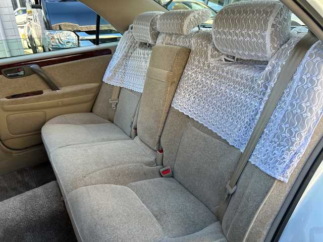 トヨタ クラウン ロイヤル ロイヤルエクストラ LTD 愛知県 2001(平13)年 8.8万km ホワイトパールクリスタルシャイン/シルバーマイカM ワンオーナー/禁煙車/純正CDデッキ/運転席パワーシート/クルーズコントロール/キーレス/オートライト/フォグライト/ハロゲンヘッドライト/純正フロアマット/純正ドアバイザー/電格ミラー/スペアタイヤ/取扱説明書/保証書/点検記録簿/その他H26.H28.H30.R2.R4.R6