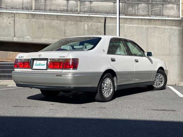 トヨタ クラウン ロイヤル ロイヤルエクストラ LTD 愛知県 2001(平13)年 8.8万km ホワイトパールクリスタルシャイン/シルバーマイカM ワンオーナー/禁煙車/純正CDデッキ/運転席パワーシート/クルーズコントロール/キーレス/オートライト/フォグライト/ハロゲンヘッドライト/純正フロアマット/純正ドアバイザー/電格ミラー/スペアタイヤ/取扱説明書/保証書/点検記録簿/その他H26.H28.H30.R2.R4.R6