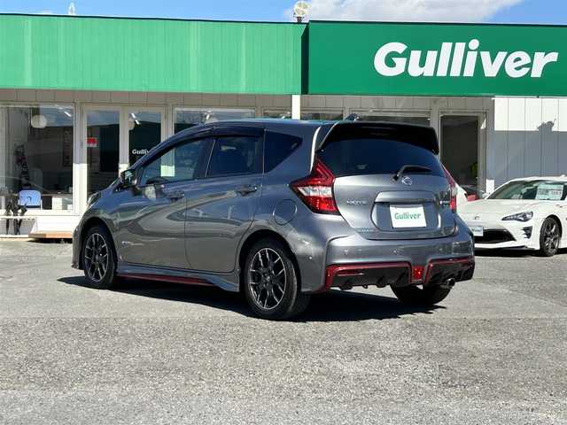 日産 ノート e－パワー ニスモ 千葉県 2017(平29)年 2.8万km ダークメタルグレー エマージェンシーブレーキ/アラウンドビューカメラ/インテリジェントルームミラー/純正SDナビ【MM317D-W】/・CD/DVD/MSV/Bluetooth/フルセグ/インテリジェントキー/クルーズコントロール/コーナーセンサー/純正16インチアルミホイール/純正LEDヘッドライト/純正ドライブレコーダー/ETC/本革巻きステアリング/ドアバイザー