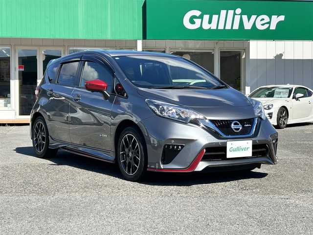 日産 ノート e－パワー ニスモ 千葉県 2017(平29)年 2.8万km ダークメタルグレー エマージェンシーブレーキ/アラウンドビューカメラ/インテリジェントルームミラー/純正SDナビ【MM317D-W】/・CD/DVD/MSV/Bluetooth/フルセグ/インテリジェントキー/クルーズコントロール/コーナーセンサー/純正16インチアルミホイール/純正LEDヘッドライト/純正ドライブレコーダー/ETC/本革巻きステアリング/ドアバイザー