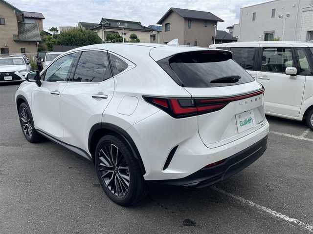 レクサス ＮＸ 450h+ バージョンL 神奈川県 2022(令4)年 2.2万km パール