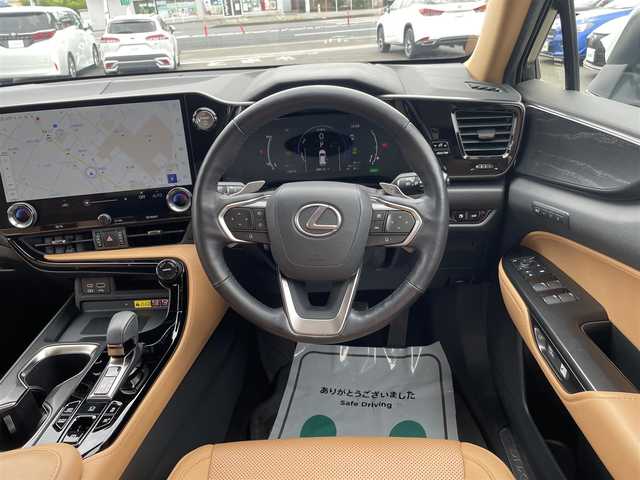 レクサス ＮＸ 450h+ バージョンL 神奈川県 2022(令4)年 2.2万km パール