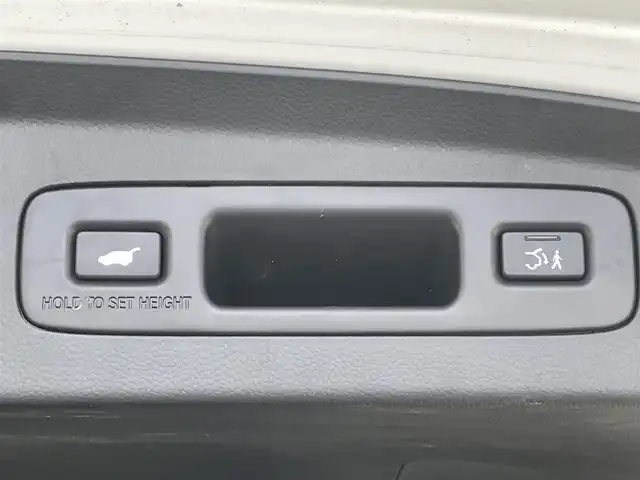 ホンダ ヴェゼル ハイブリッド e:HEV Z 愛知県 2021(令3)年 4万km パール 純正９型ディスプレイナビ　フルセグＴＶ　カープレ対応　バックカメラ　ワイヤレス充電　ＥＴＣ２．０　ＢＳＭ　電動パーキングブレーキ　ホンダセンシング　衝突軽減装置　追従クルコン　ハンドル支援　禁煙車/Honda SENSING/ブラインドスポットインフォメーション/ 後退出庫サポート/ Honda CONNECTディスプレー＋ETC2.0車載器＋ワイヤレス充電器/親水/ヒーテッドドアミラー＋熱線入りフロントウインドウ＋運転席助手席シートヒーター/ハンズフリーアクセスパワーテールゲート(予約クローズ機能付)/LEDシーケンシャルターンシグナルランプ/コンビシート/18インチアルミホイール