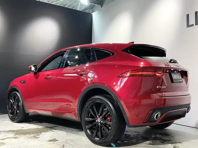 ジャガー Ｅペース R ダイナミックSE 300PS 道央・札幌 2018(平30)年 1.9万km 赤 パノラミックルーフ/ドライブパック/・ブラインドスポットアシスト/・アダプティブクルーズコントロール/・高速緊急ブレーキ/360°サラウンドカメラシステム/360°パークディスタンスコントロール/レーンキープアシスト/パークアシスト/リバーストラフィックディテクション/アクティブドライブライン/LEDヘッドライト/オートハイビームアシスト/パワーテールゲート/レザーシート/シートヒーター(D/N)/10.2インチTouchPro/MERIDIANプレミアムサウンド/AppleCarPlay/AndroidAuto/20インチアロイホイール(5スプリットスポーク グロスブラックフィニッシュ)