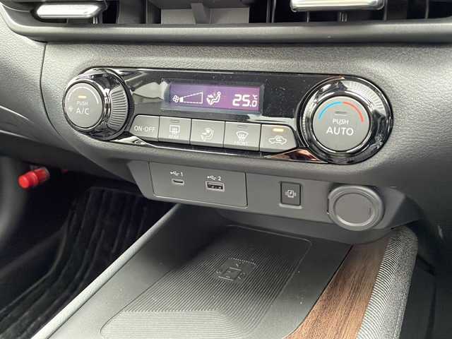 日産 オーラ G レザーエディション 新潟県 2021(令3)年 1.5万km ブリリアントシルバー 純正ナビ/アラウンドビューモニター/プロパイロット/BOSEサウンド/インテリジェントミラー/純正前方ドライブレコーダー/ブラインドスポットモニター/ハンドル支援/前後コーナーセンサー/ETC2.0/ステアリングスイッチ/ワイヤレス充電